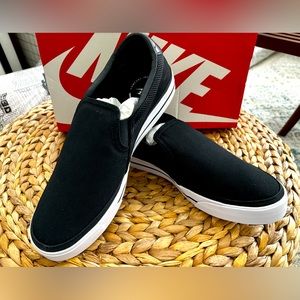 Men’s Nike Court Legacy SLP